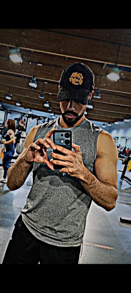 Chico busca chica en Sevilla: 