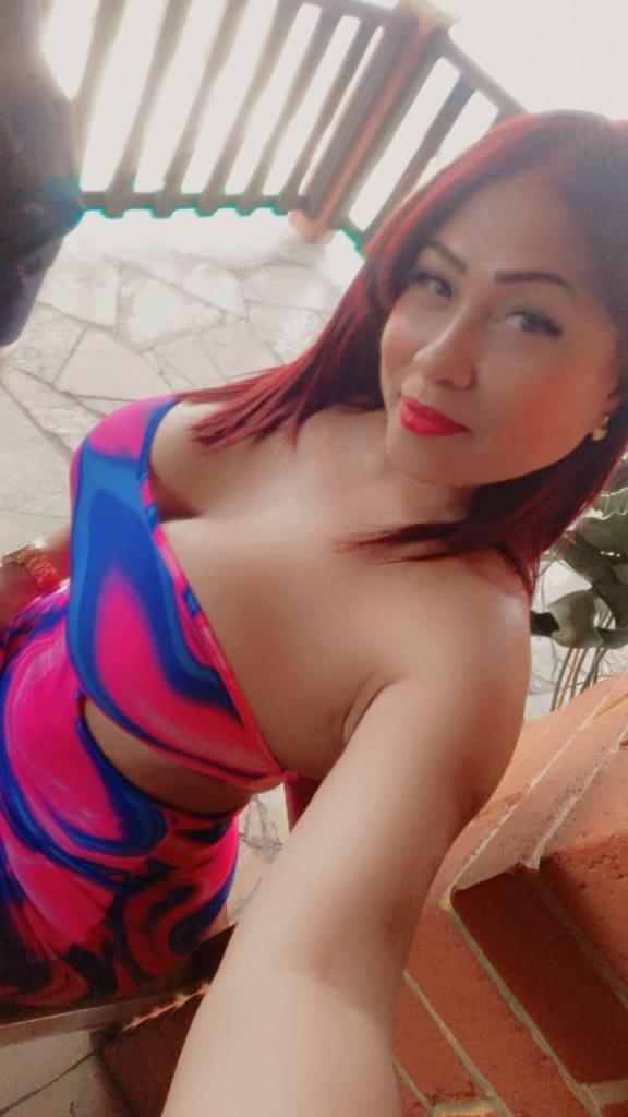 678940763: Chica busca chico en Gerona