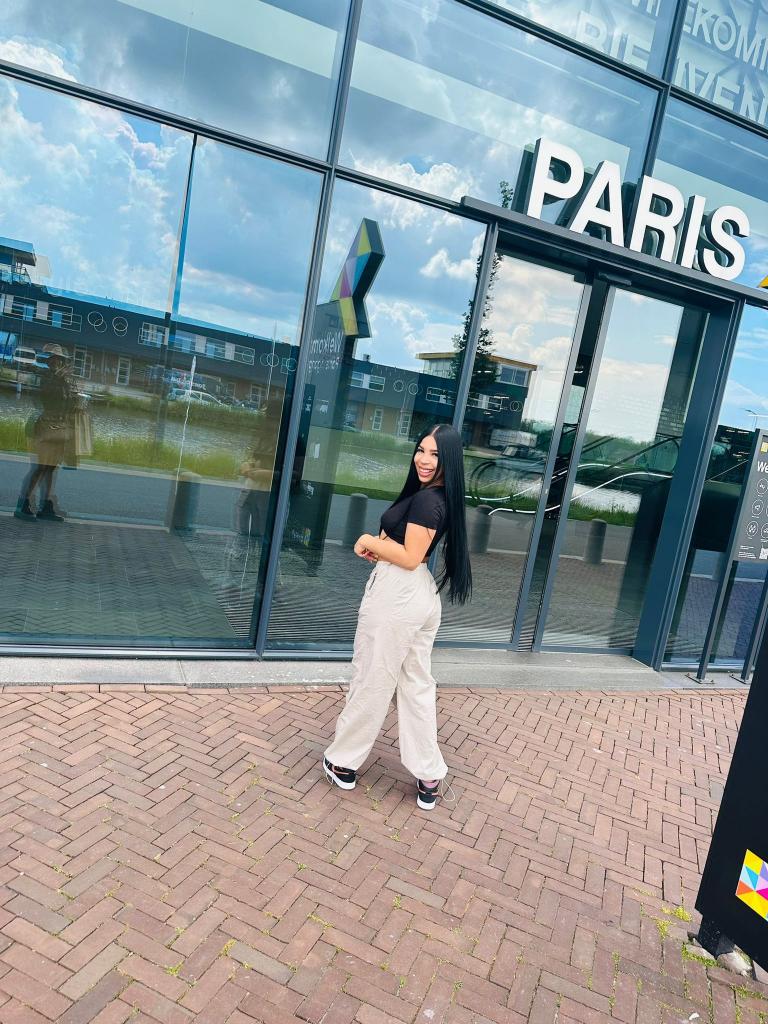 634884167: Chica busca chico en Málaga