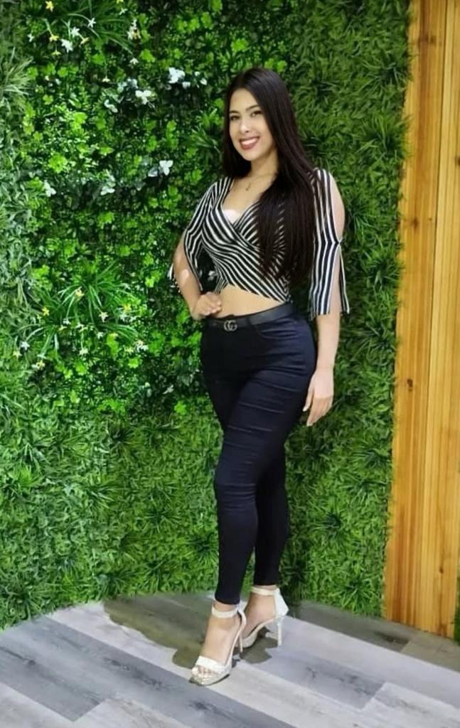 697761720: Chica busca chico en Granada