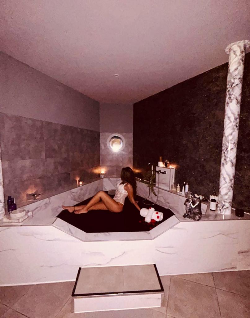 Chica busca chico en La Coruña: 