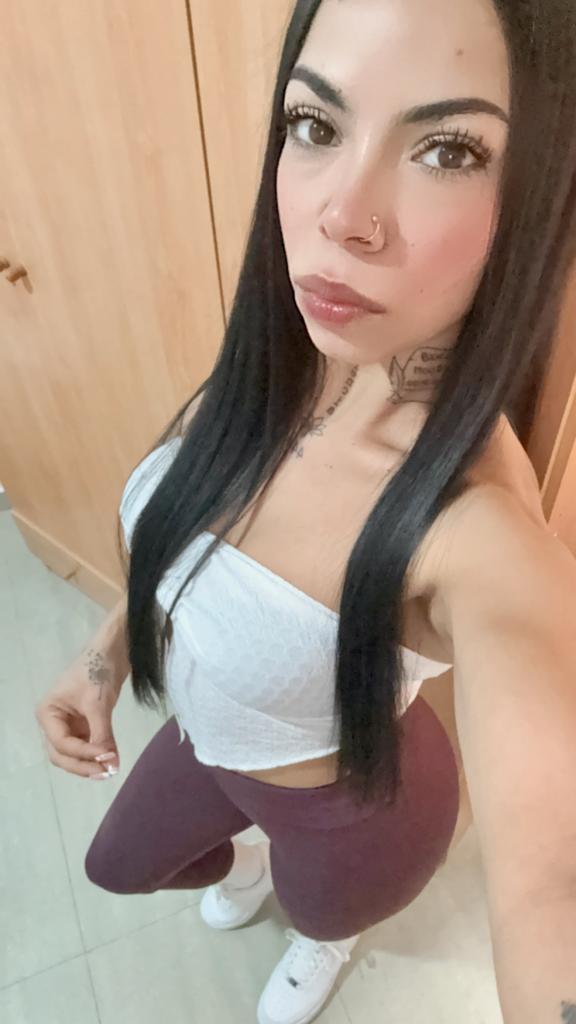 Chica busca chico en Granada: Chica busca chico