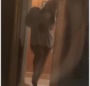 607671335: Chica busca chico en Madrid