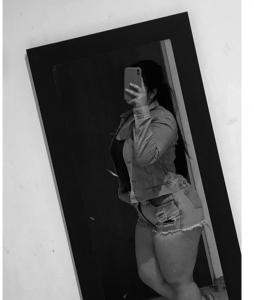 607671335: Chica busca chico en Madrid