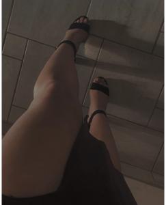 607671335: Chica busca chico en Madrid