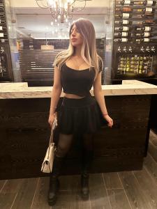 672560638: Chica busca chico en Barcelona