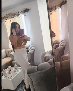 663408490: Chica busca chico en Mallorca