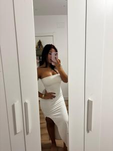 697746722: Chica busca chico en Madrid