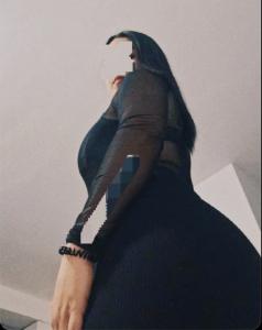 613745303: Chica busca chico en Sevilla