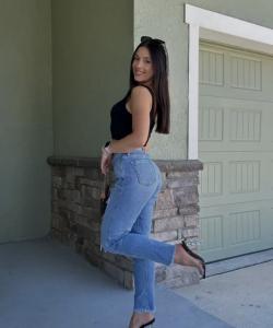 613558935: Chica busca chico en Valencia