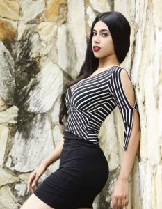 697761720: Chica busca chico en Granada