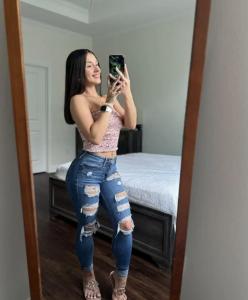 613558935: Chica busca chico en Valencia