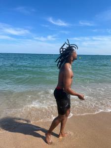 637890136: Chico busca chica en Barcelona