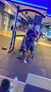 637890136: Chico busca chica en Barcelona