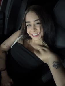 697710814: Chica busca chico en Gerona