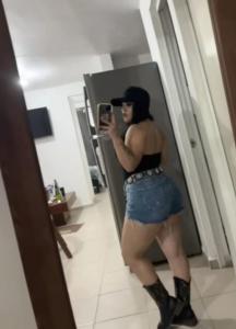 611348436: Chica busca chico en Sevilla