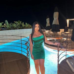 631513095: Chica busca chico en Barcelona