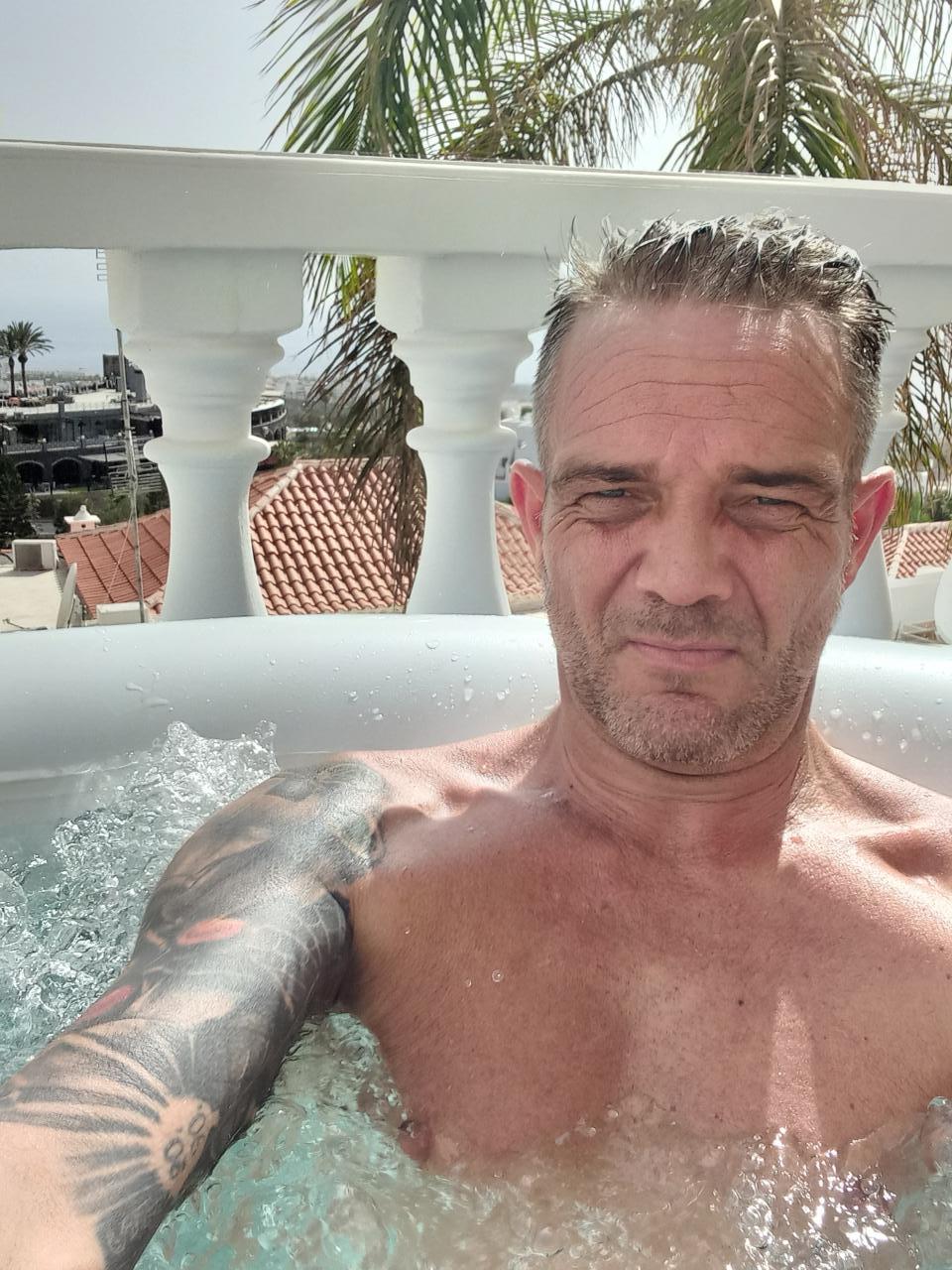 Chico busca chica en Tenerife: 