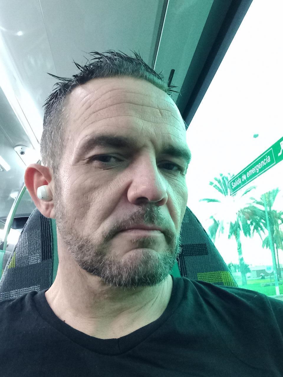 Chico busca chica en Tenerife: 