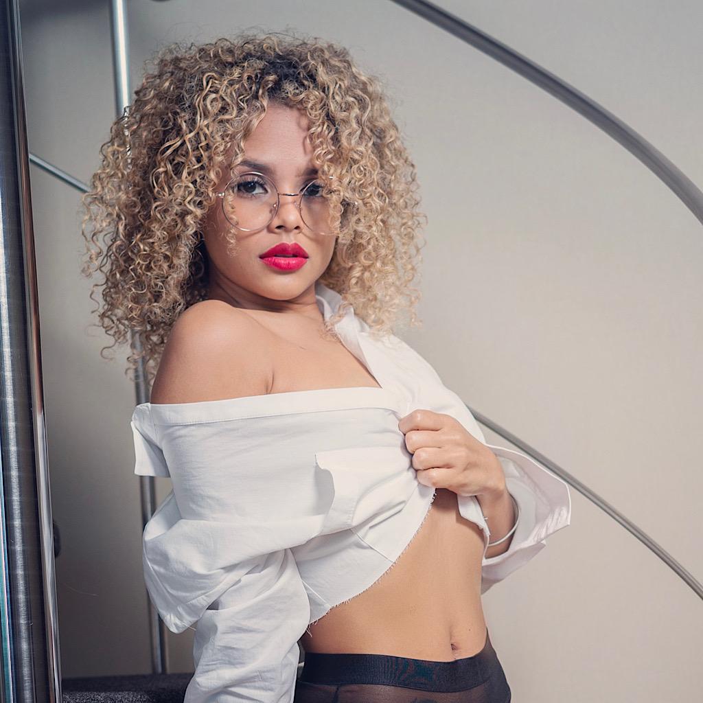 624581806: Chica busca chico en Lérida