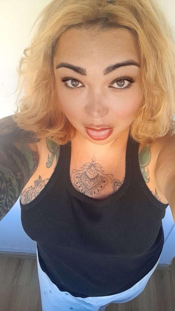 664689098: Travesti en Orense