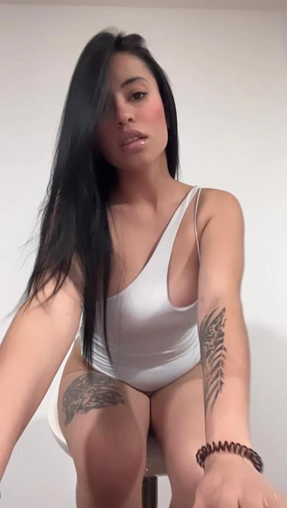 647273163: Chica busca chico en Madrid