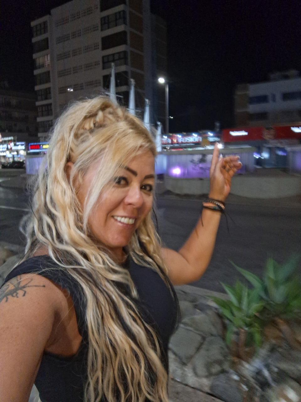 Chica busca chico en Cádiz: 