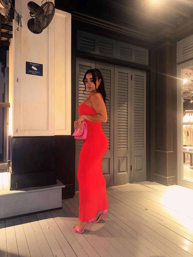 Chica busca chico en Málaga: Chica busca chico