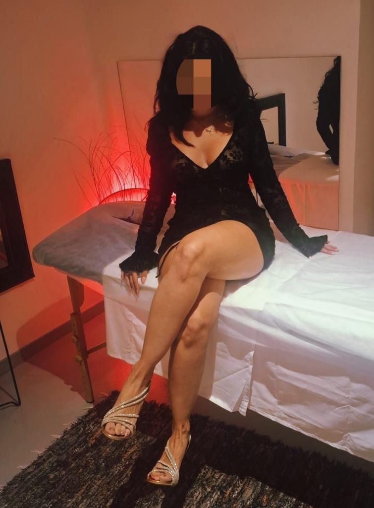 Chica busca chico en Barcelona: Chica busca chico