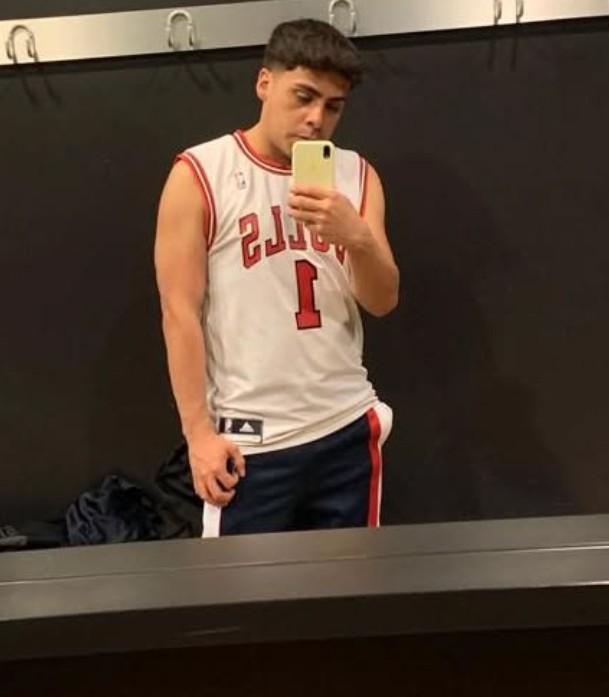 Chico busca chica en Málaga: 