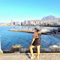 607588239: Chica busca chico en Cádiz