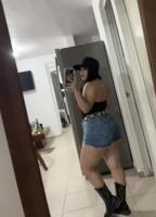 611348436: Chica busca chico en Sevilla