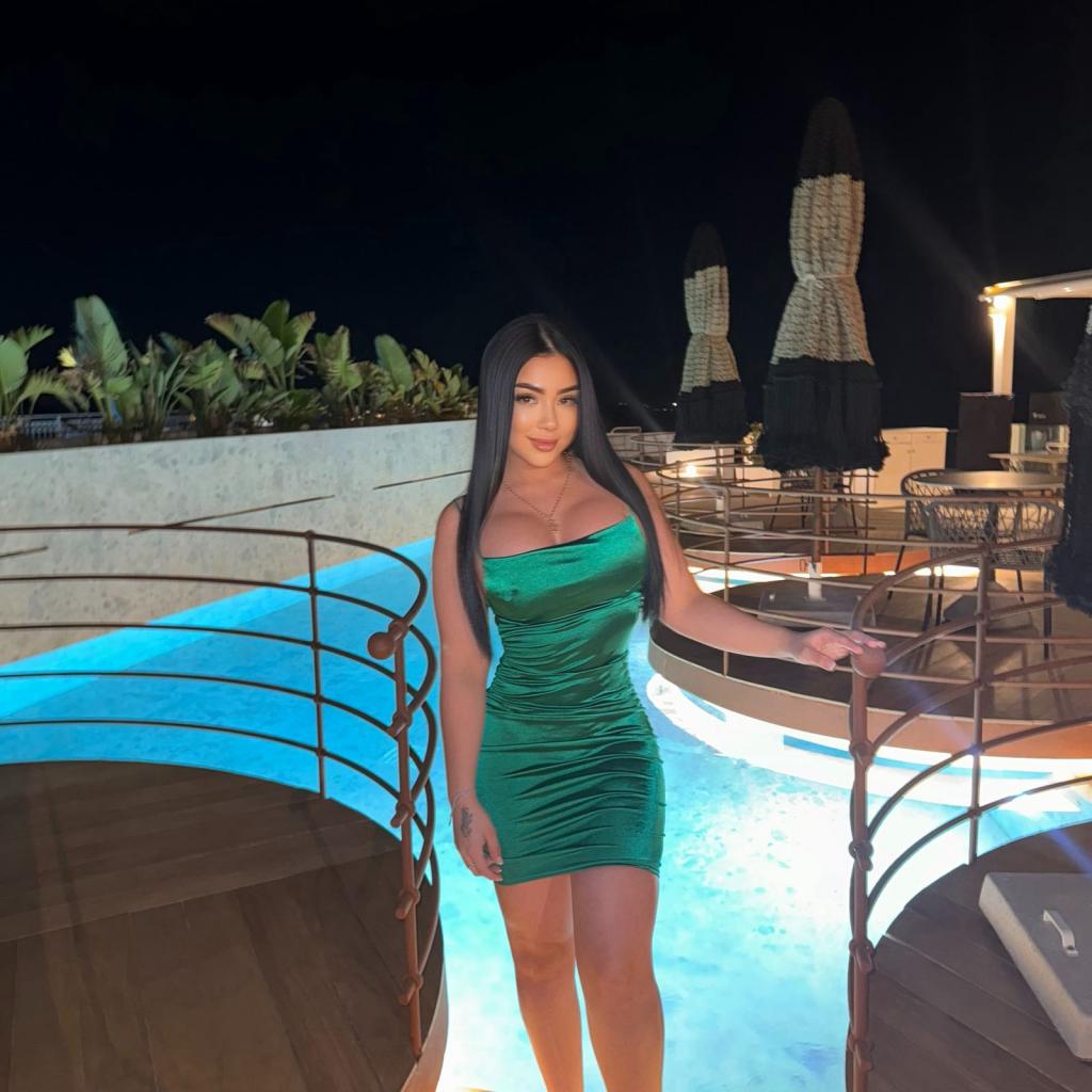 631513095: Chica busca chico en Barcelona