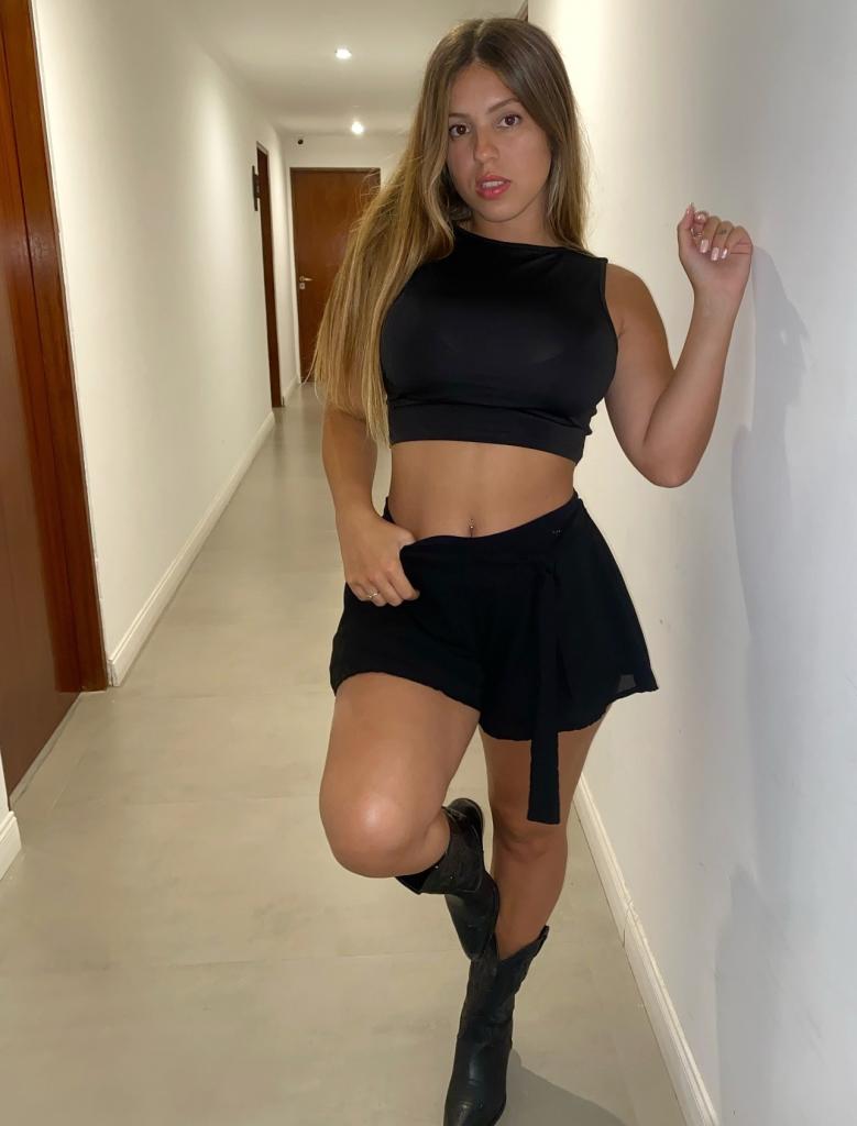 Chica busca chico en Alicante: Chica busca chico
