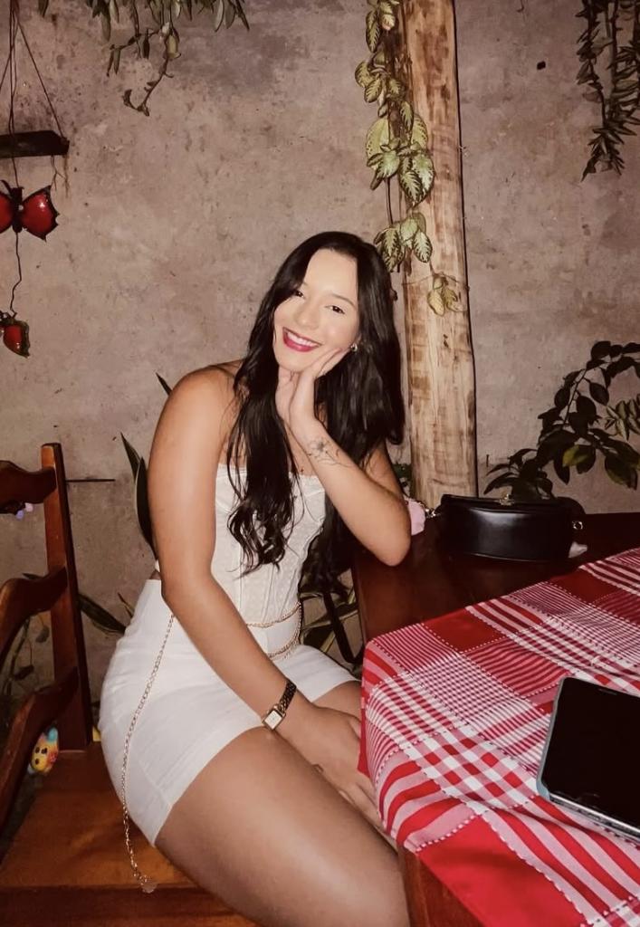 678544461: Chica busca chico en Lérida