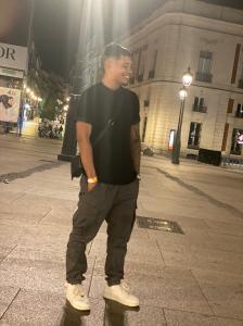 623567758: Chico busca chica en Madrid