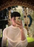 664206272: Chico busca chica en Barcelona