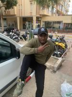 667329793: Chico busca chica en Madrid