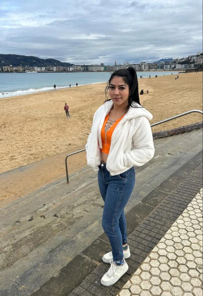 614843025: Chica busca chico en Navarra