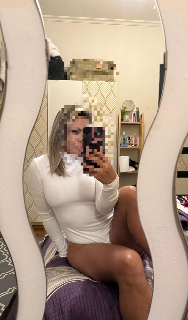 624978223: Chica busca chico en Lugo