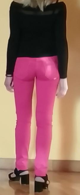 644695560: Chica busca chico en Navarra