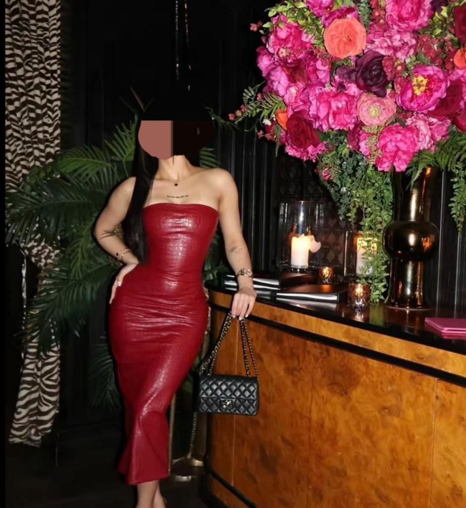 602014411: Chica busca chico en Orense