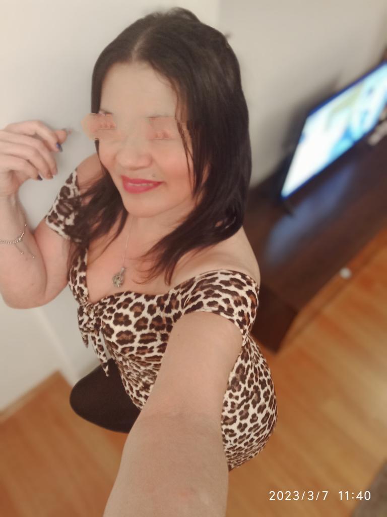 642076493: Chica busca chico en Pontevedra