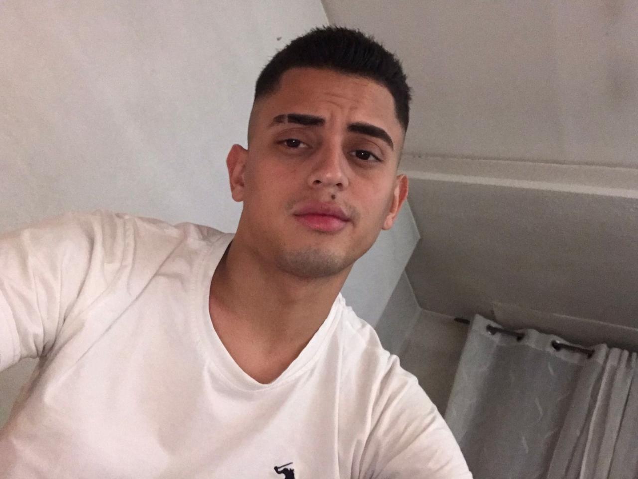 607905149: Chico busca chica en Zaragoza