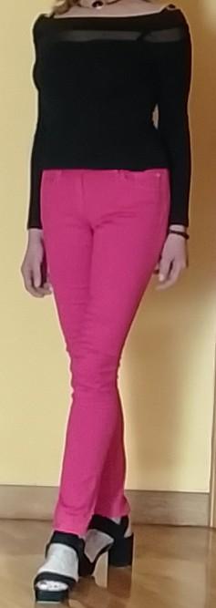 644695560: Chica busca chico en Navarra