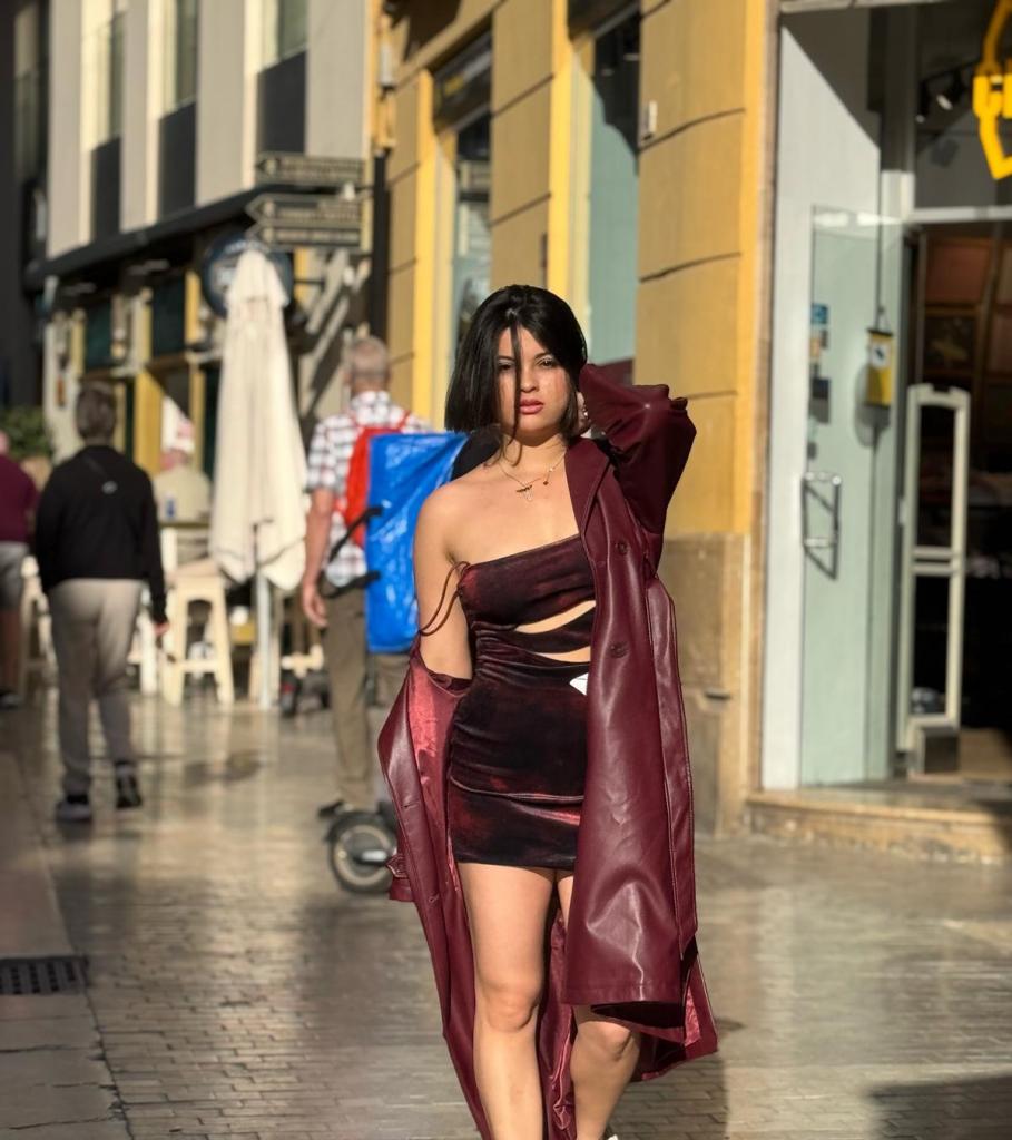 692073674: Chica busca chico en Málaga