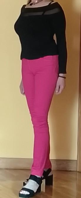 644695560: Chica busca chico en Navarra