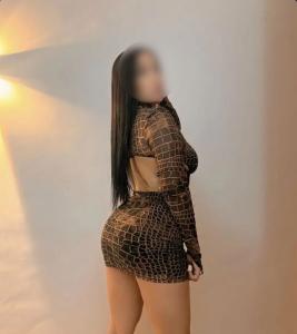 647686974: Chica busca chico en Barcelona
