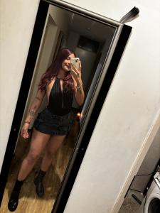 613205137: Chica busca chico en Barcelona