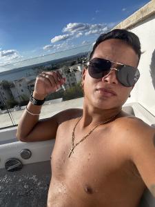 631225566: Chico busca chica en Valencia